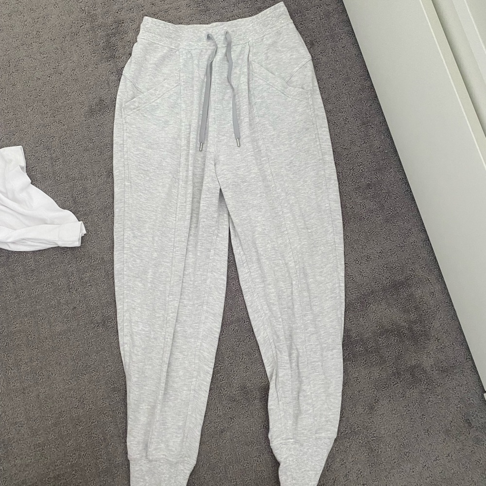 Lululmeon pants